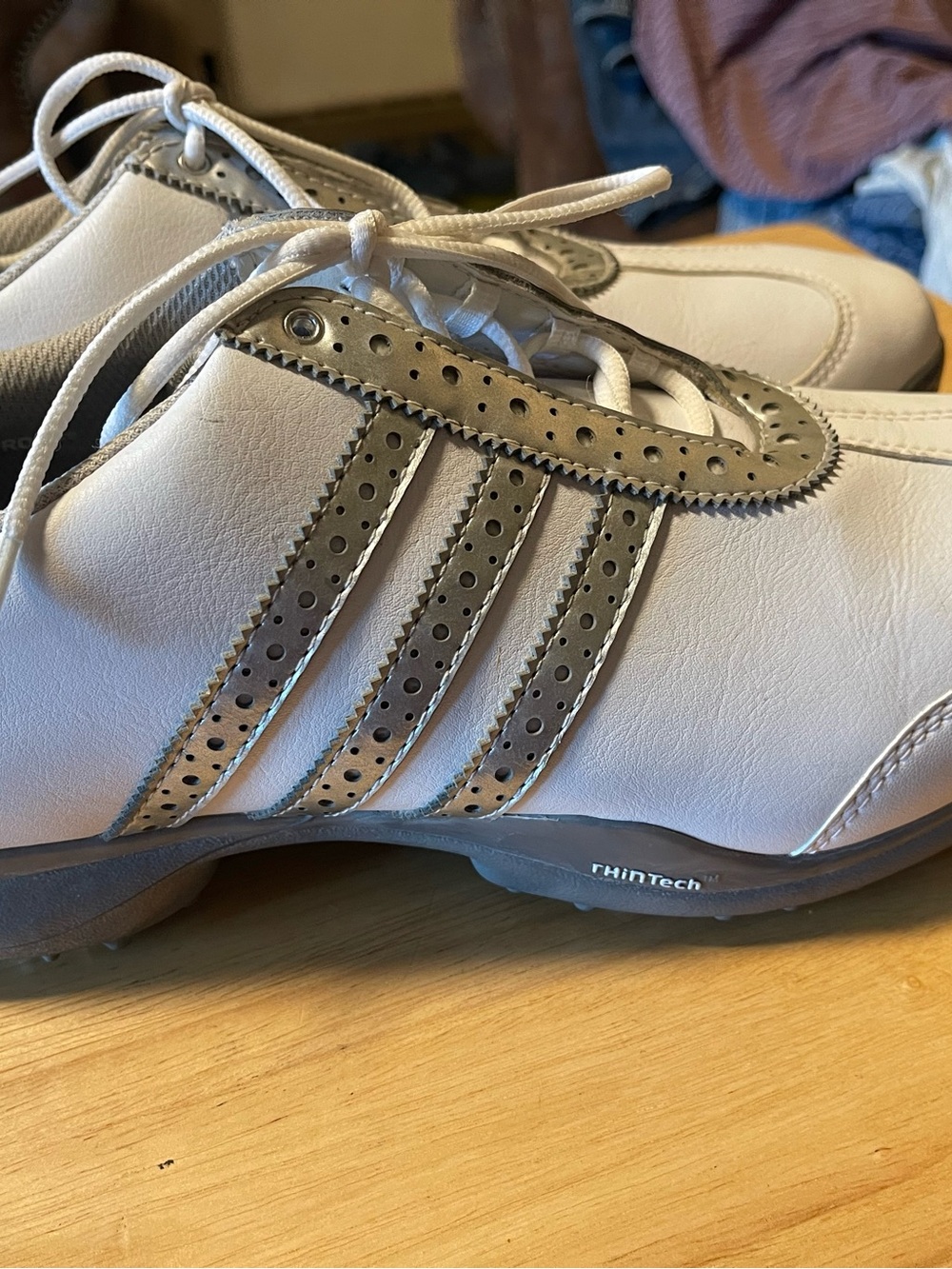 AdidasTraxion Thin Tech Fit Foam White & Silver Soft Spike Golf Shoes Sz US 9.5
